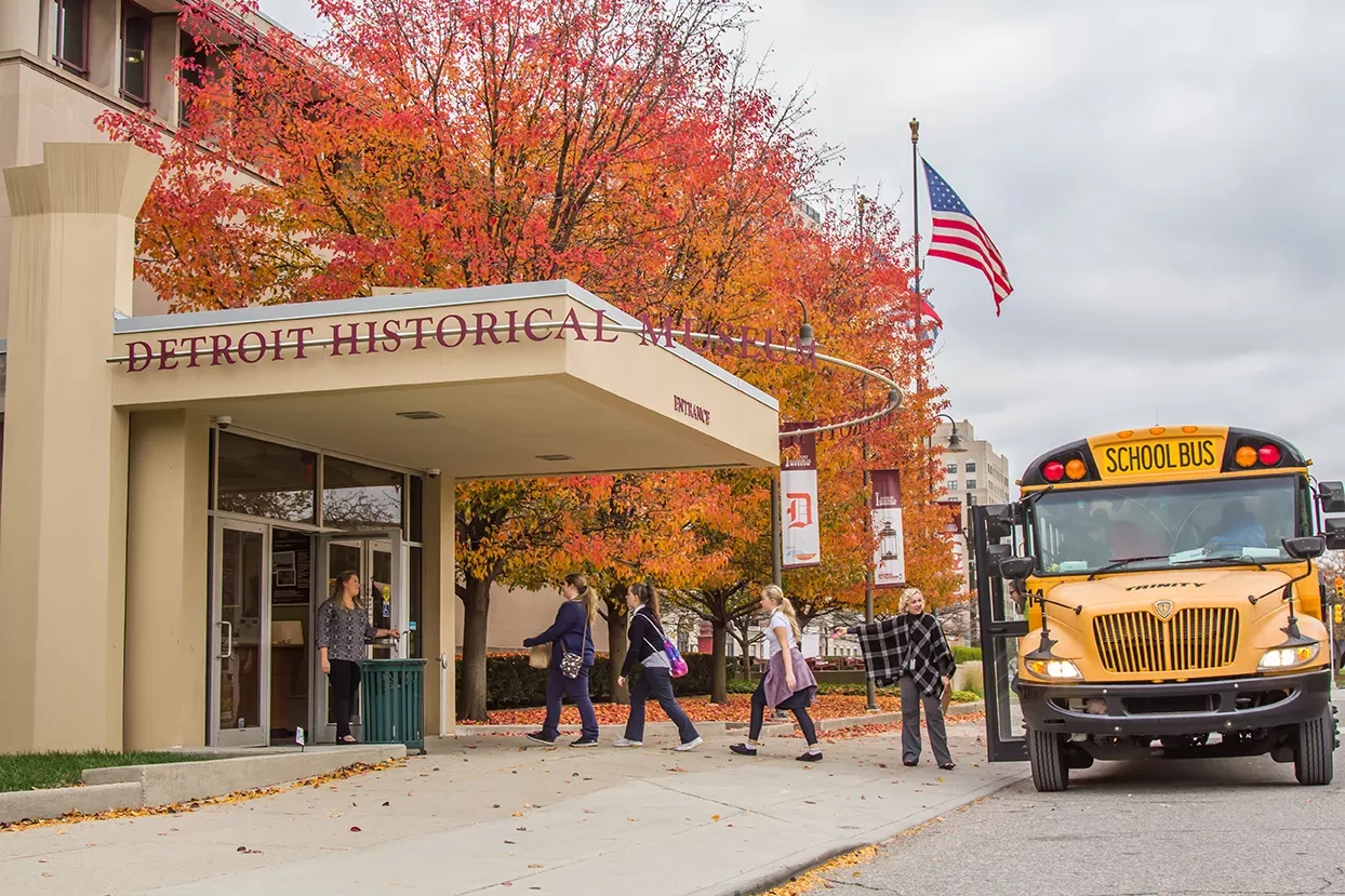 DHM with buses