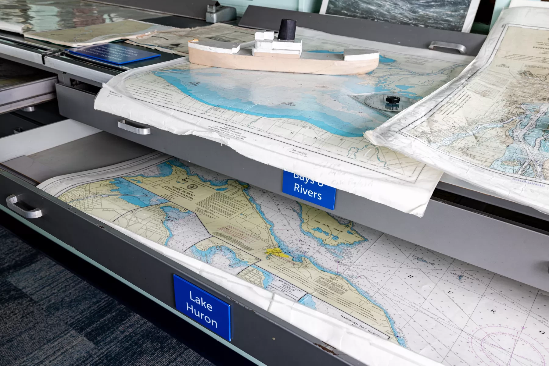 Dossin maps